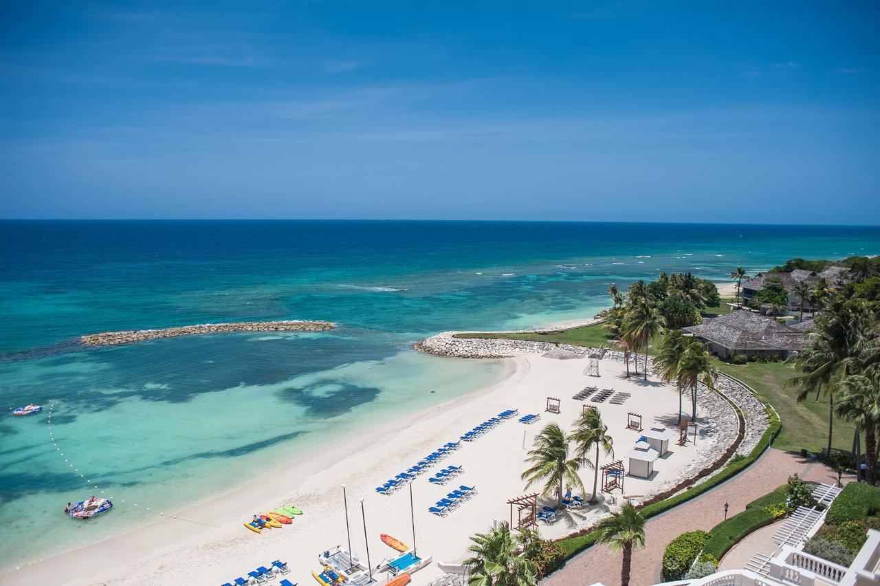 Palmyra Luxury Beach Condos 蒙特哥贝 外观 照片