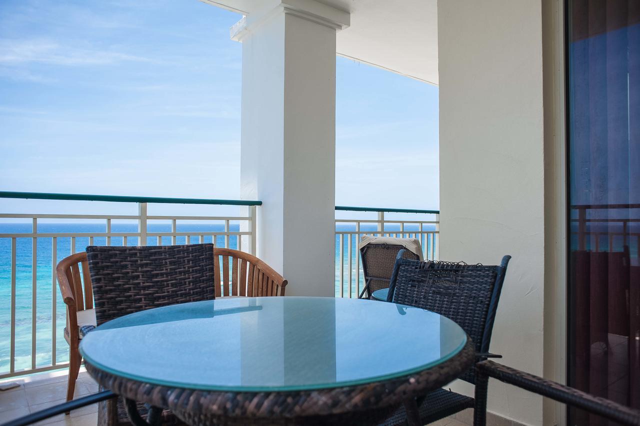 Palmyra Luxury Beach Condos 蒙特哥贝 外观 照片