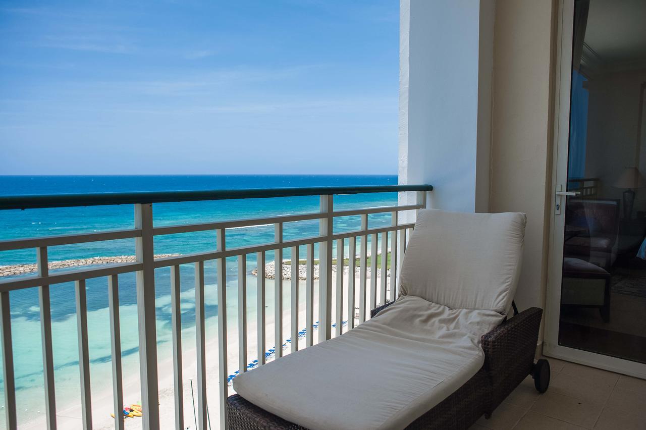Palmyra Luxury Beach Condos 蒙特哥贝 外观 照片