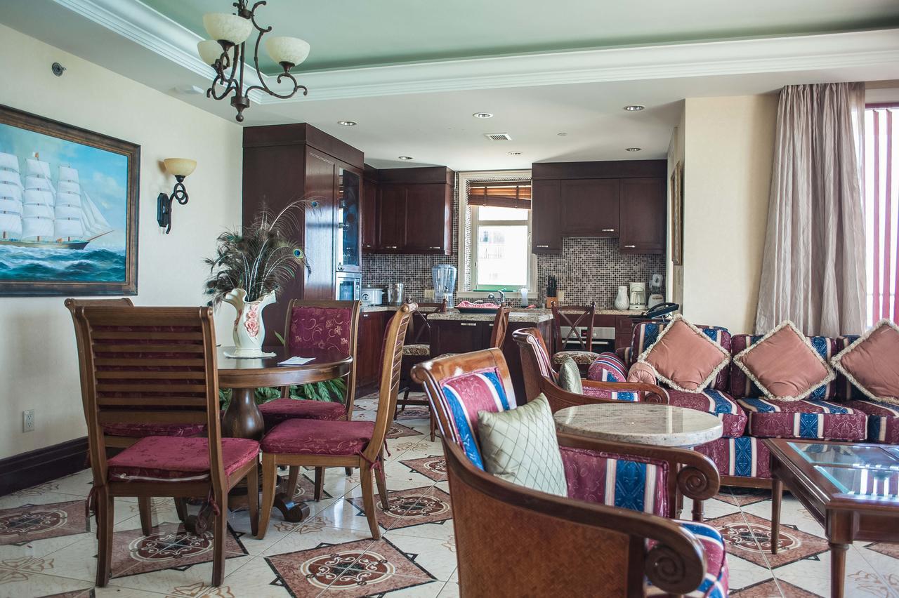 Palmyra Luxury Beach Condos 蒙特哥贝 外观 照片