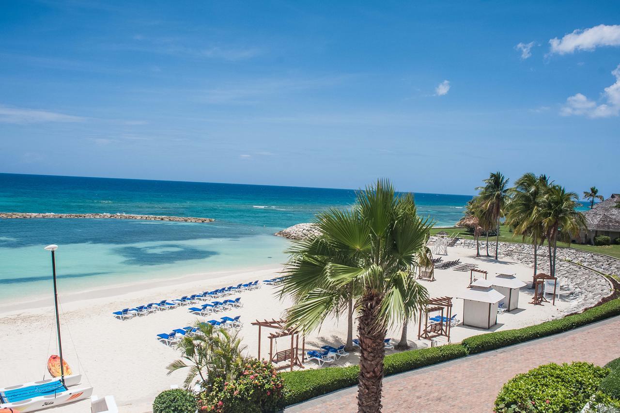 Palmyra Luxury Beach Condos 蒙特哥贝 外观 照片