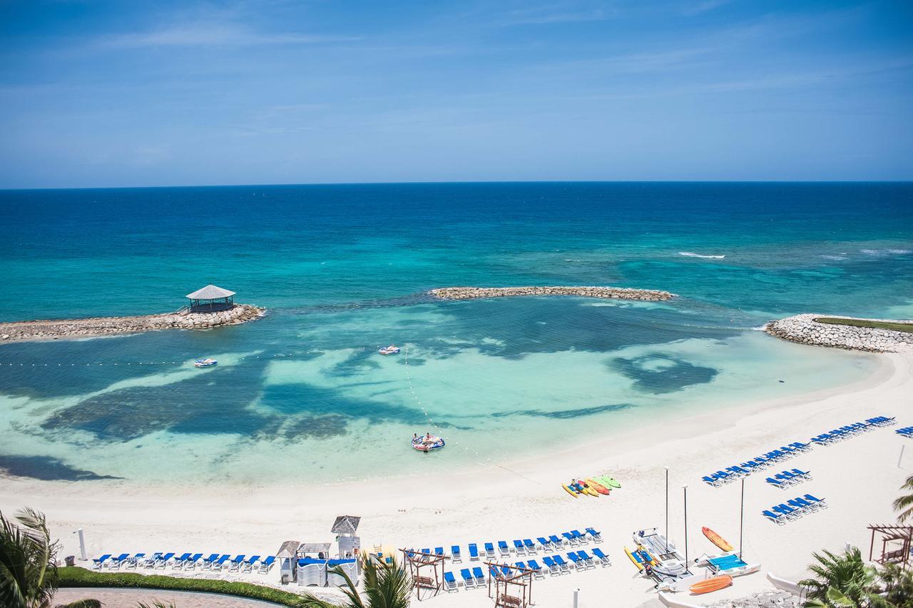 Palmyra Luxury Beach Condos 蒙特哥贝 外观 照片
