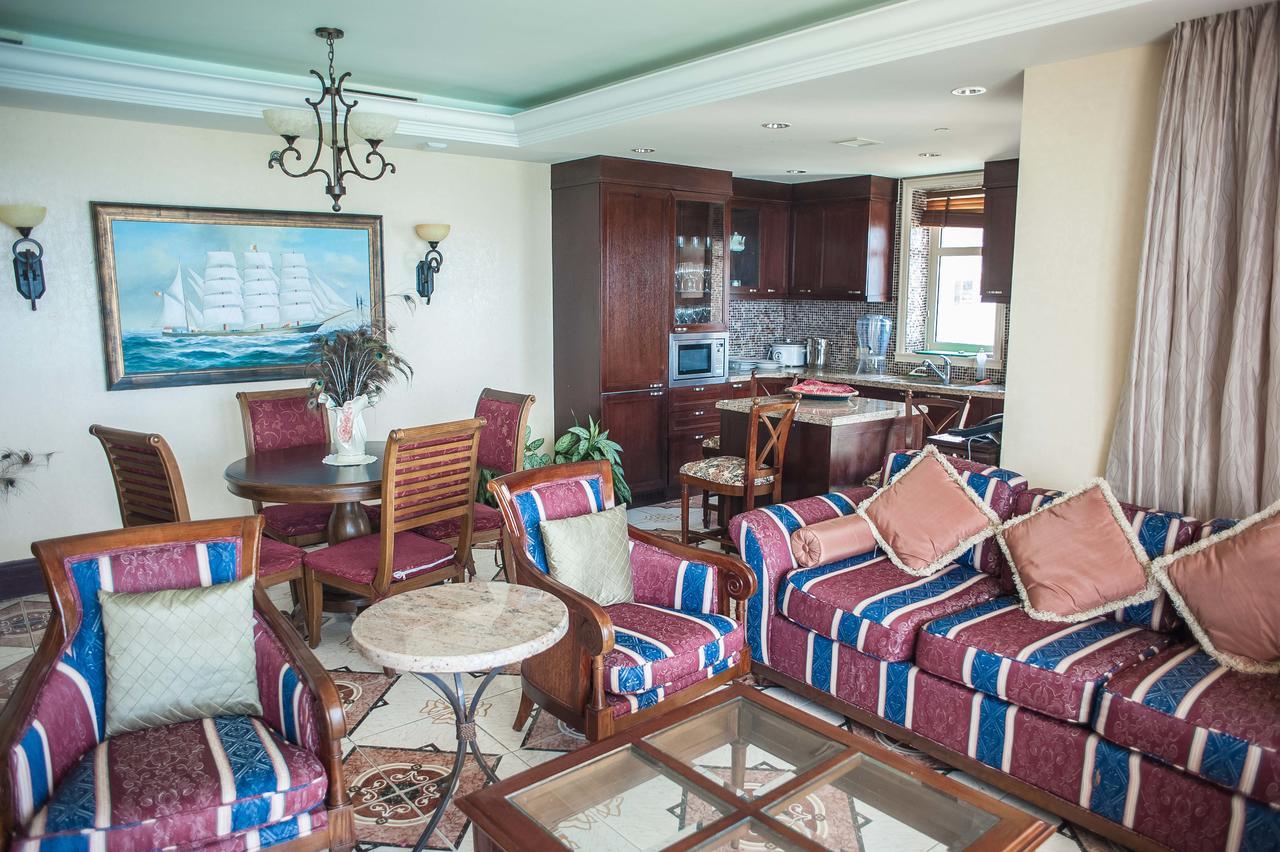 Palmyra Luxury Beach Condos 蒙特哥贝 外观 照片