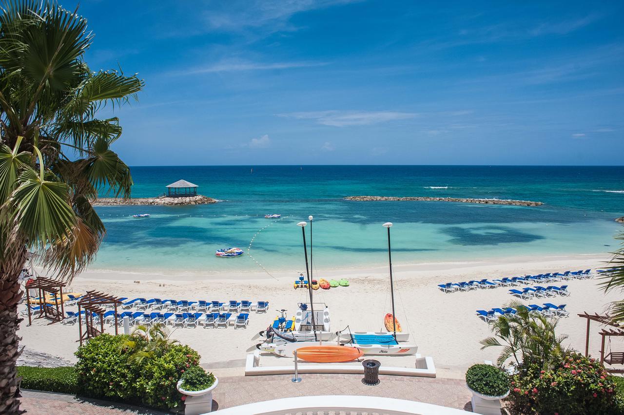 Palmyra Luxury Beach Condos 蒙特哥贝 外观 照片